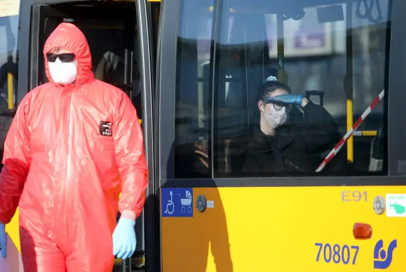 Šoferu slimošanas dēļ samazinās sabiedriskā transporta reisus Rīgā