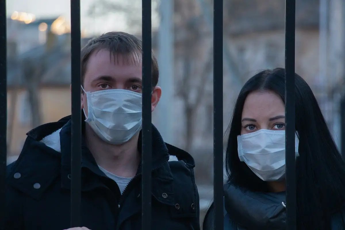 Вслед за пандемией коронавируса над всем миром нависла угроза всеобщей паники