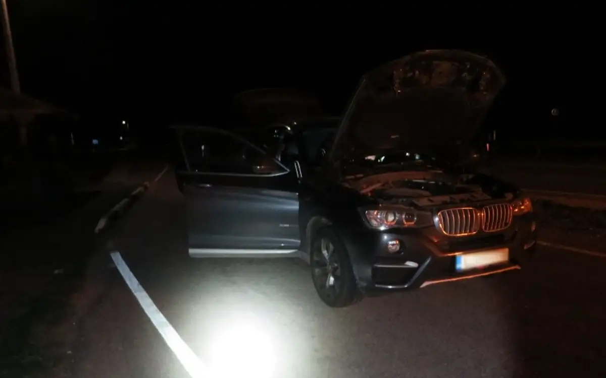 Водитель BMW пытался на большой скорости прорваться сквозь латвийско-эстонскую границу
