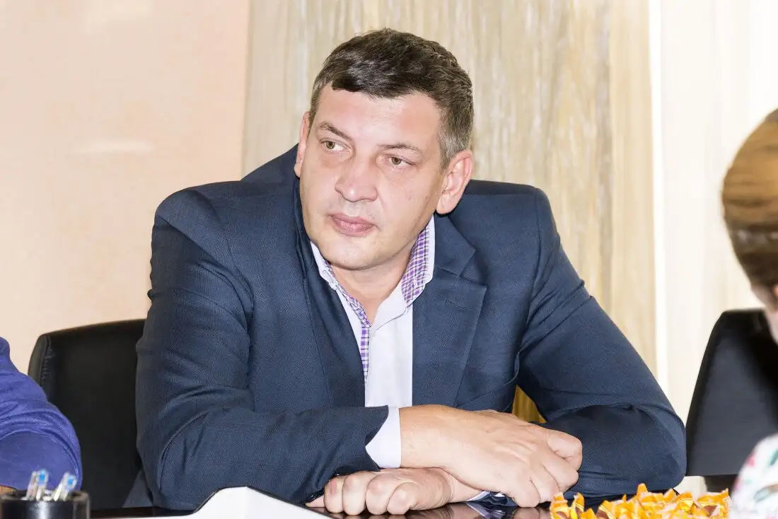 Andrejs Kozlovs: taksometru vadītājiem ir jāprot valsts valoda, bet airBaltic vadītājam nav. Vai esam izveidojuši nesodāmo kastu?