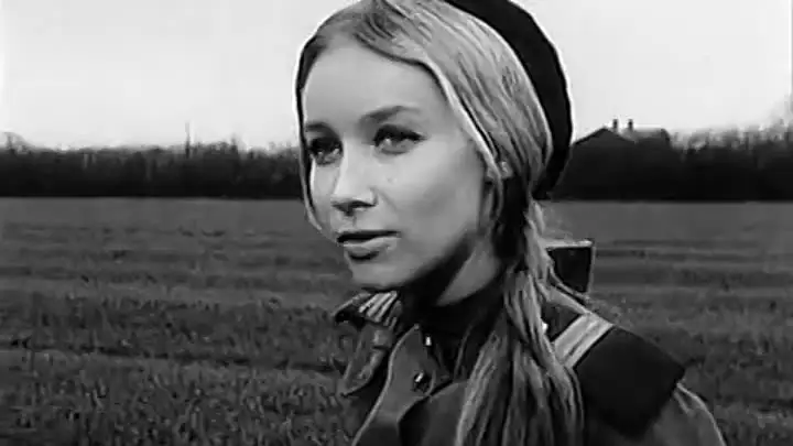 Песня Маруси (Полы Раксы) из фильма «Четыре танкиста и собака» (ВИДЕО)