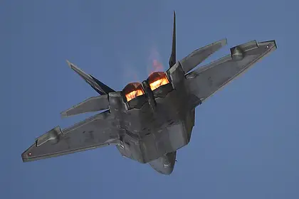 Истребитель F-22 разбился неподалеку от авиабазы Эглин ВВС США