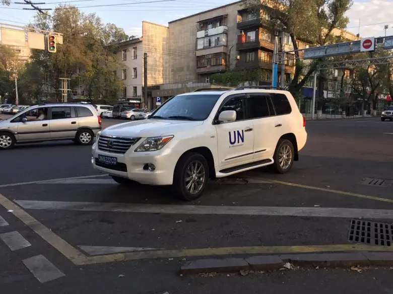 В ООН шокированы видео с сексом в автомобиле организации в Израиле