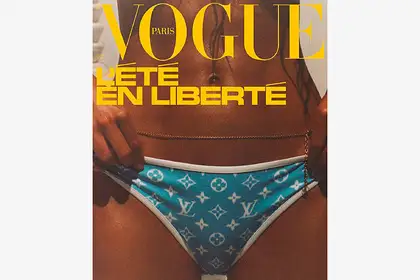 Журнал Vogue напечатал женские трусы во всю обложку и был обруган