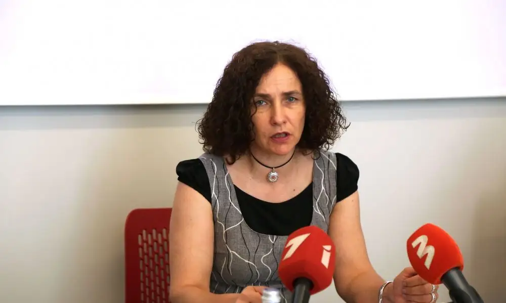 Šuplinska: Nepieciešamības gadījumā Latvija vērtēs iespēju pilnībā nodrošināt pasaules hokeja čempionātu Rīgā