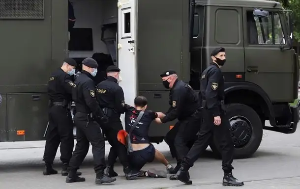 Помощь наших спецслужб против белорусской оппозиции угрожает репутации Латвии