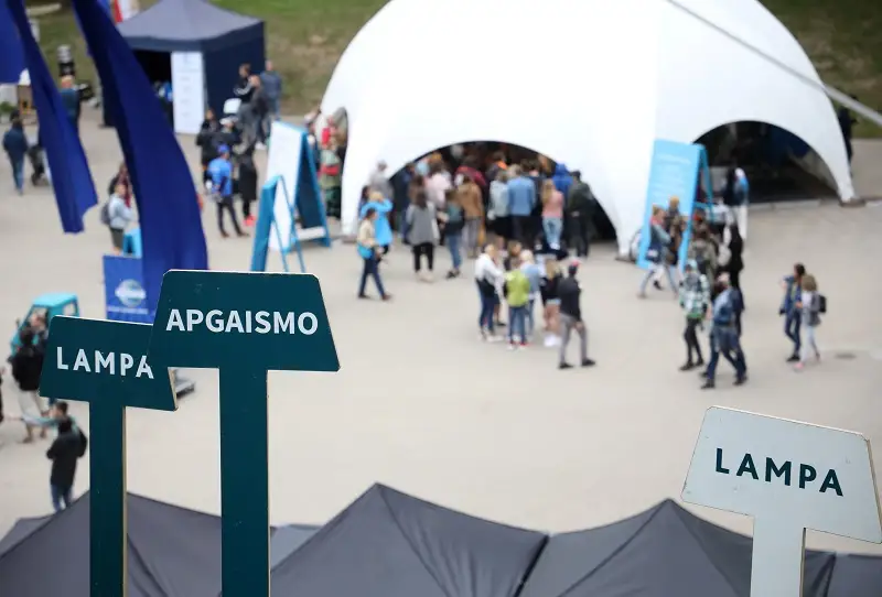Sarunu festivālā «Lampa» komiķi «cepinās» politiķus Šuplinsku, Pūci, Ķirsi un Burovu