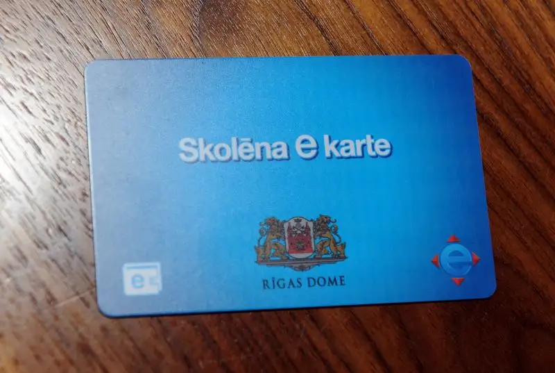 Rīgas 1., 5. un 10. klašu skolēnu vecākus aicina pieteikties «Skolēnu kartei» portālā www.eriga.lv