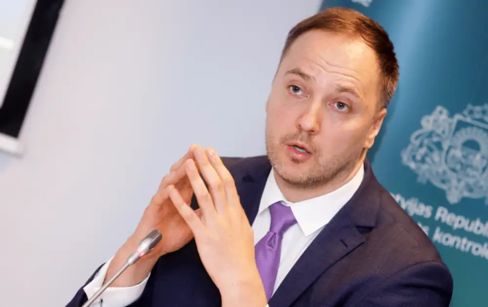 Iekšlietu ministrs atkārtoti rosina Covid-19 dēļ tomēr neierobežot skaistumkopšanu un ēdināšanu