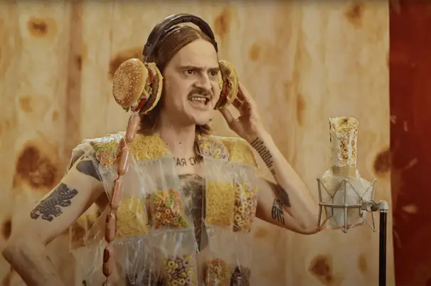 Новый клип группы Little Big “Tacos” набрал за пять часов более полумиллиона просмотров (видео)