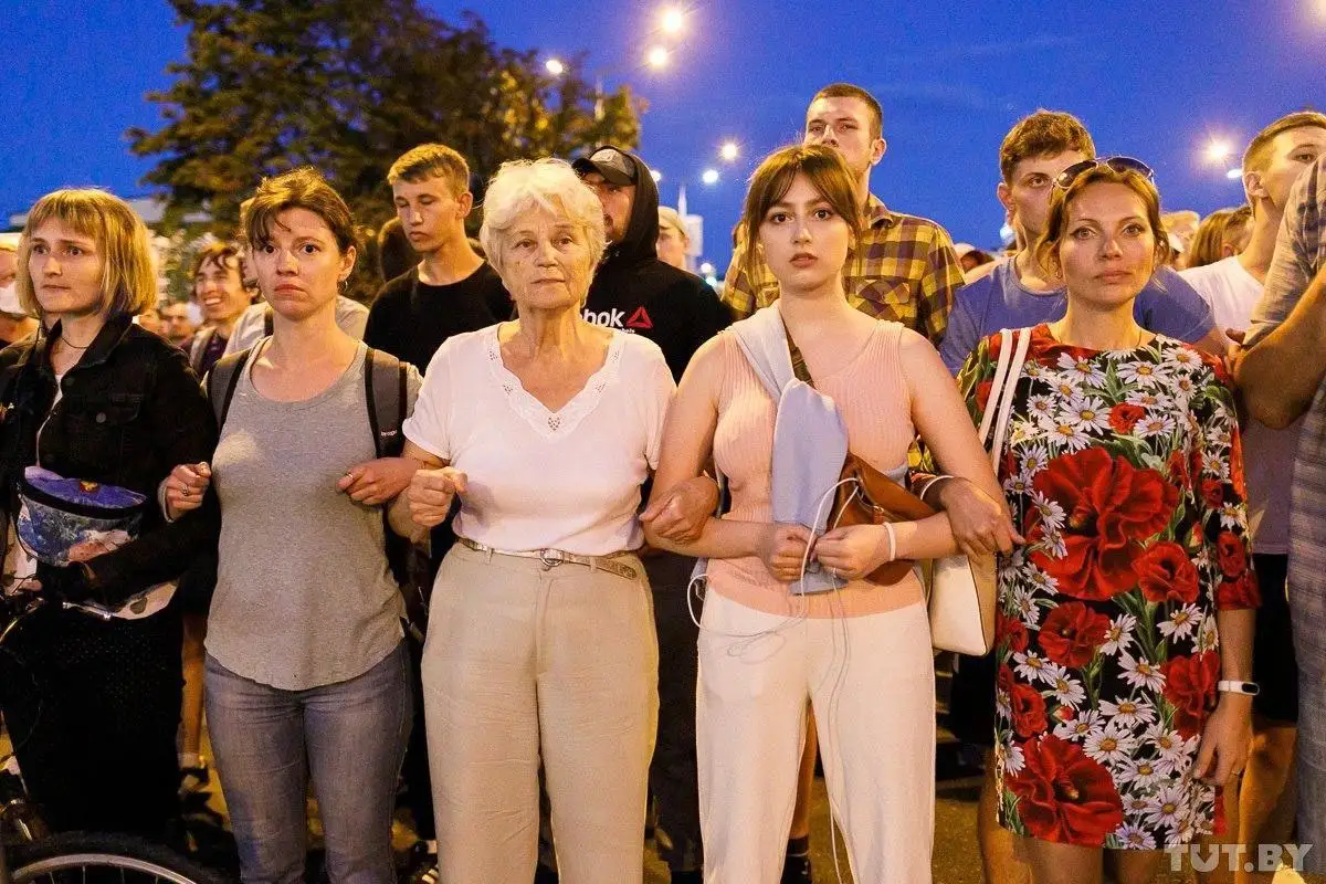 Домбровский: в чём сходство между Латвией и Белоруссией? Власть не слышит массу избирателей