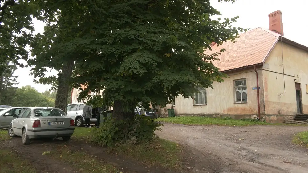 Под Цесисом мужчина пытался похитить ребенка: мальчика спасли, а подозреваемого отпустили