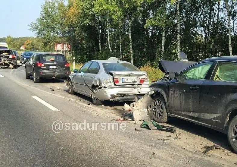 Движение только по одной полосе: на Баусском шоссе массовое ДТП с участием четырех автомобилей (фото)