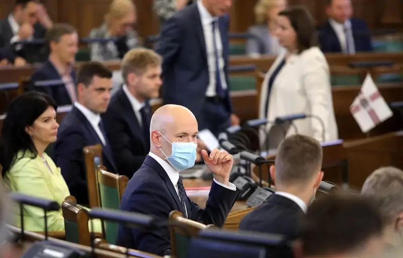 Nevakcinētiem Saeimas deputātiem no 15.novembra aizliedz piedalīties gan klātienes, gan attālinātās sēdēs