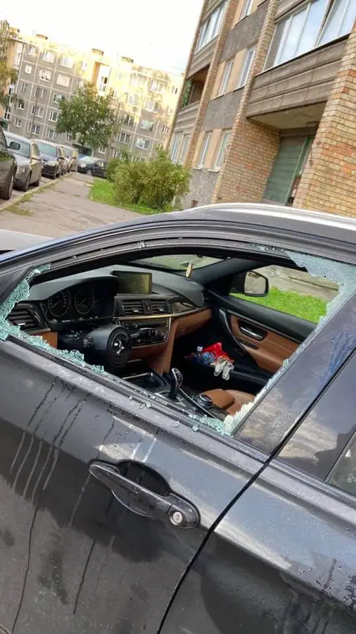 Воруют по-новому: в Кенгарагсе ночью машину оставили без руля (ФОТО)
