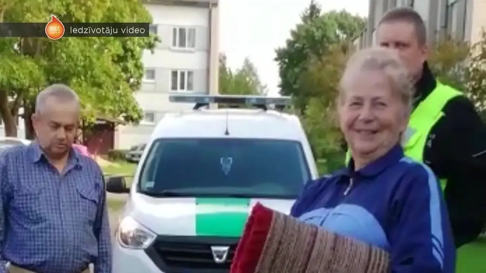 Вот так слуга народа! В Вилянах депутат думы заблокировала своим авто дорогу во дворе жилого дома