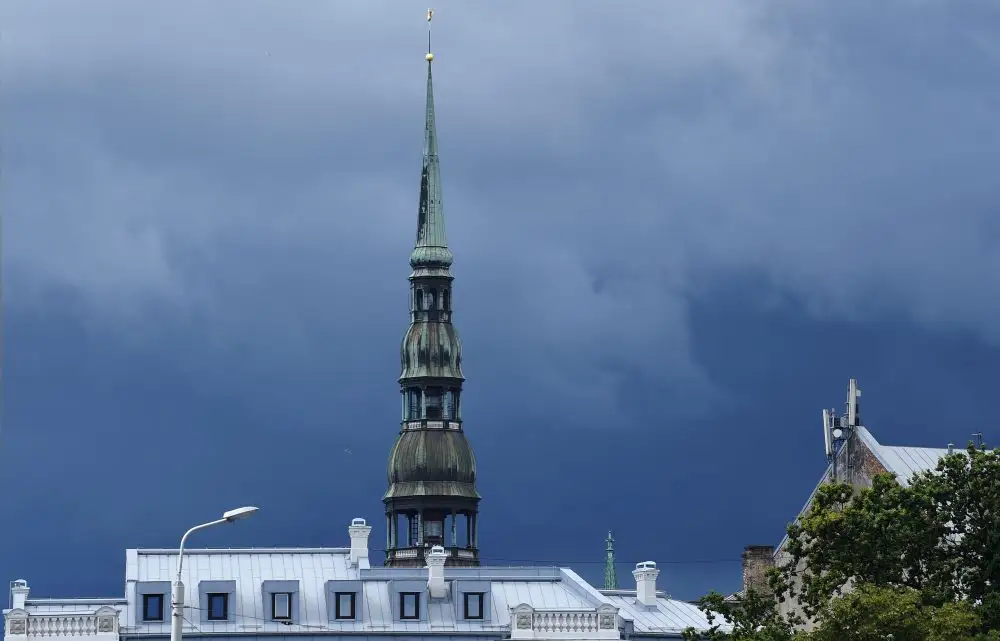 Pērkona negaiss ceturtdienas rītā var skart arī galvaspilsētu