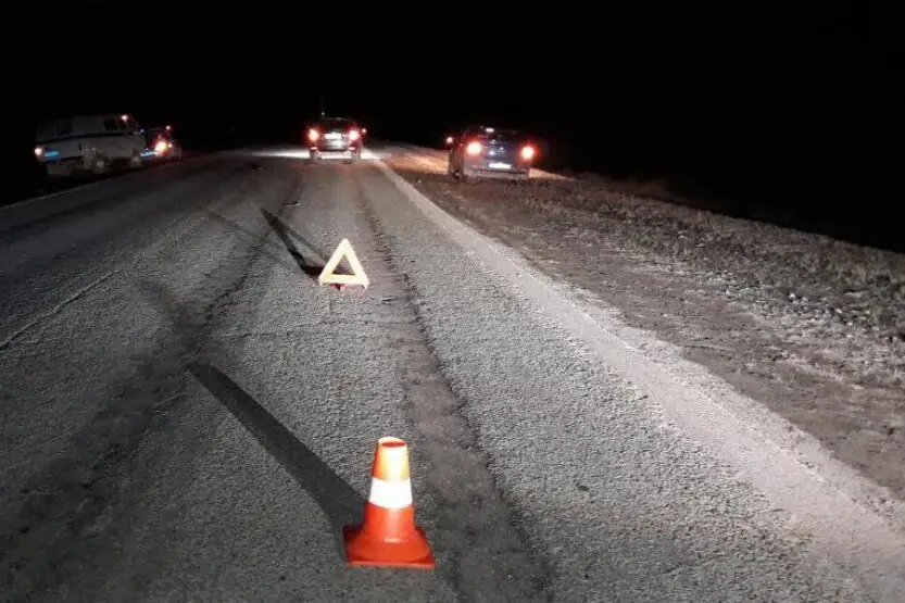 Pasažieru autobusa un kravas mašīnas sadursmē Ainažos sestdien cietuši 26 cilvēki