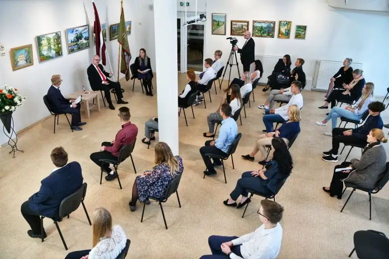 Valsts prezidents: Politika skolas gados sākas ar dalību skolēnu pašpārvaldēs un vēlmi uzlabot dažādus jautājumus