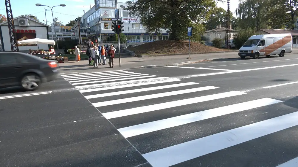 Mācību gada sākumā autovadītājus aicina būt īpaši uzmanīgiem