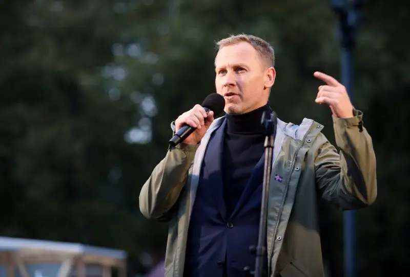 «Локдаун продлится дольше — до весны»: Гобземс пугает народ