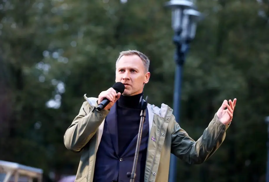 «Если сидеть и критиковать власть на кухнях — ничего и не поменяется»: Алдис Гобземс