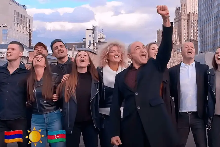 «Пусть всегда будет солнце!» Хор Турецкого и Soprano создали музыкальное послание Армении и Азербайджану (ВИДЕО)