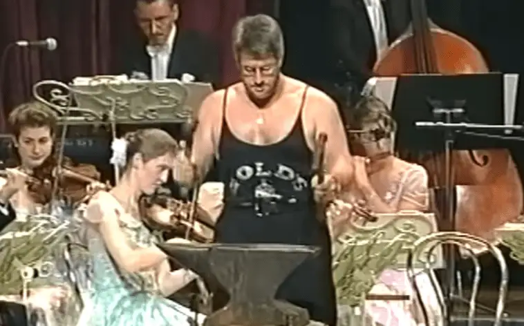 Andre Rieu and the Johann Strauss Orchestra: Штраус с молотками (МУЗЫКА)