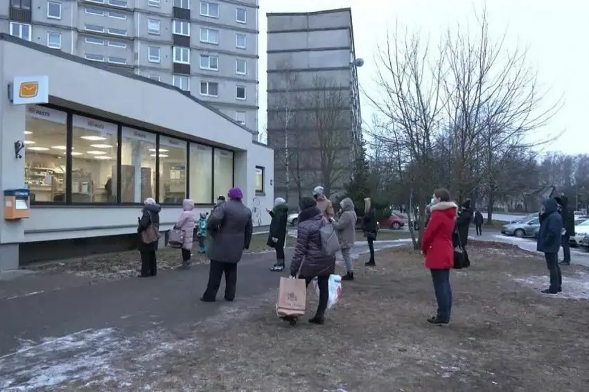 Septiņas «Latvijas pasta» nodaļas tirdzniecības centros Rīgā atsāks darbu sestdienās