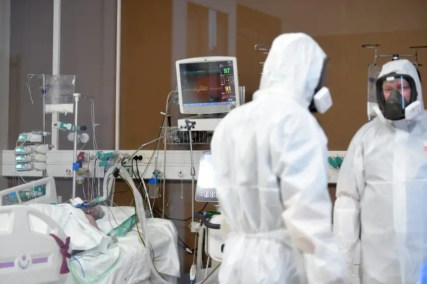 Covid-19 pacientu skaits slimnīcās palielinājies līdz 633