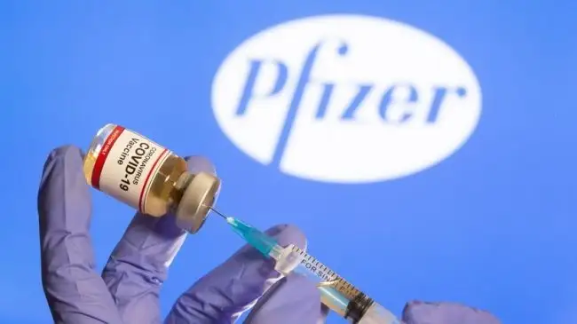 В марте будет готова вакцина против «омикрона»: глава Pfizer