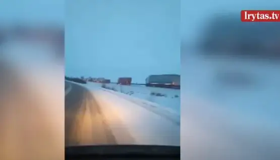 Divu kravas auto sadursmē Lietuvā gājis bojā Latvijas pilsonis