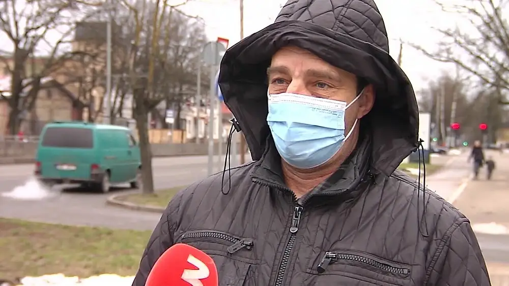 «Я не ехал развлекаться, я вез груз!» Водителю фуры выписали штраф за работу во время комендантского часа