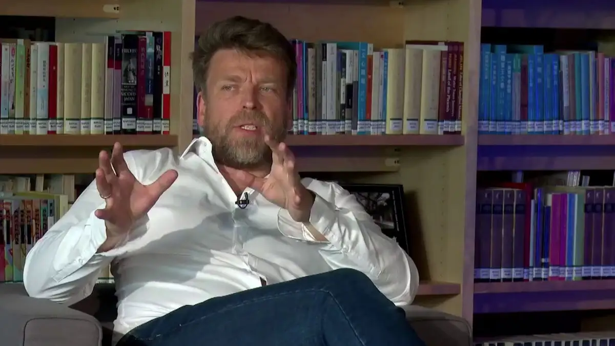 Профессор философии в ЛУ: «Способно ли современное общество столкнутся с реальностью смерти и не стать малодушным?»