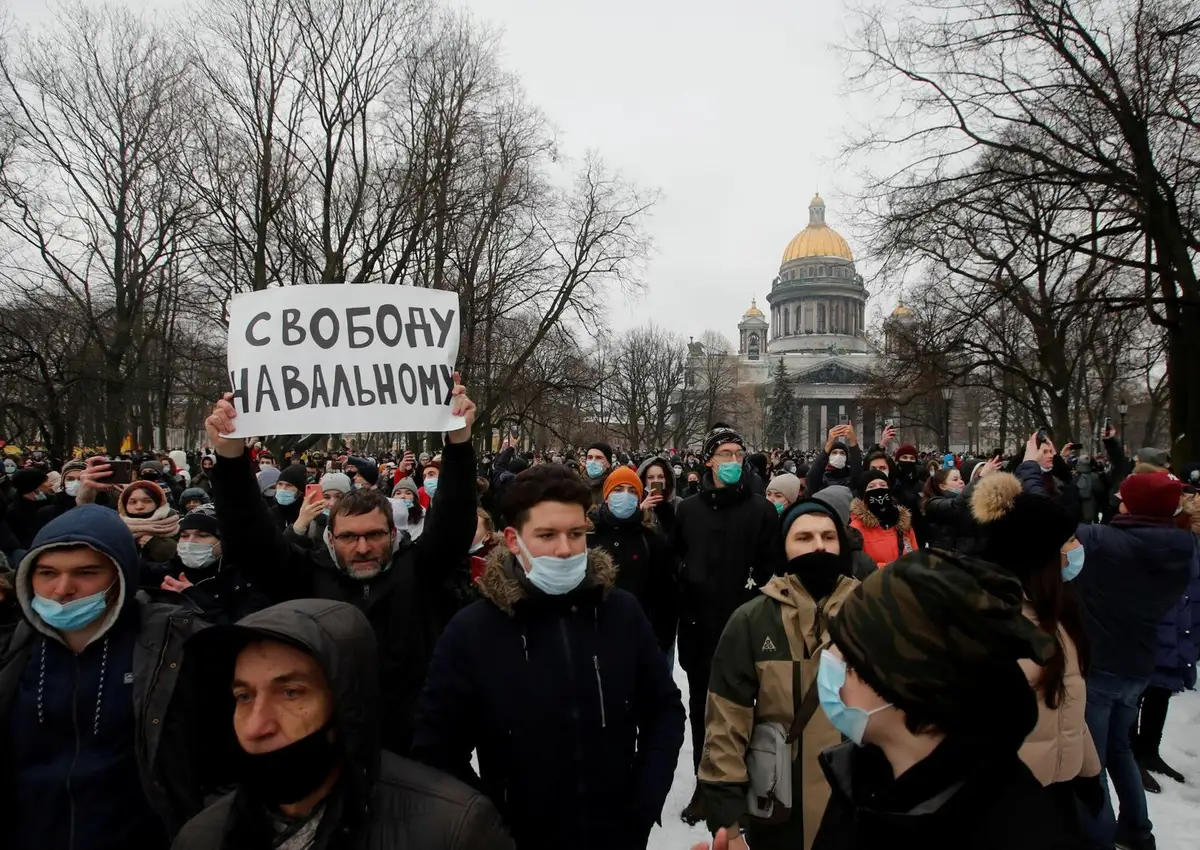 «Навальный вытащил гнойник на свет божий — это вовсе не мало, это целая половина дела по его удалению»: мнение