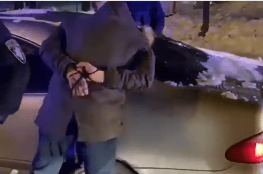 Покушение на убийство: полиция задержала стрелявших у Rīga Plaza