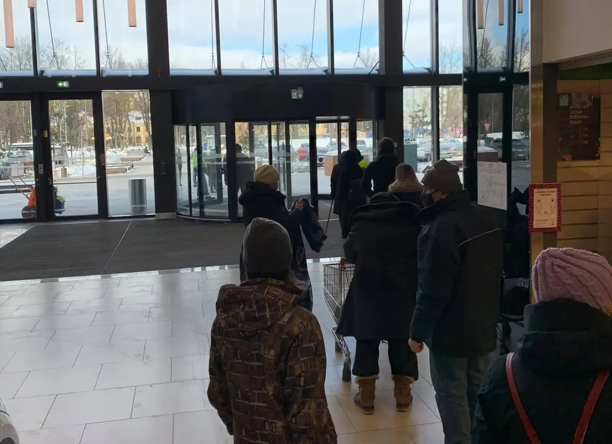 «С открытием магазинов заболеваемость Covid-19 в Латвии снизится. Это не самое опасное место»: Торговая палата