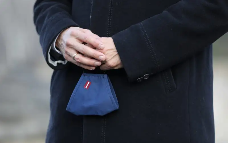Aptauja: Desmitās daļas vēlētāju dalību pašvaldību vēlēšanās varētu ietekmēt Covid-19 pandēmija