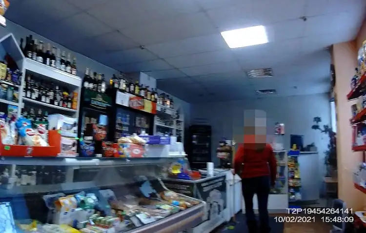 Рецидивист на «Маскачке» угрожал поджечь магазин и украл бутылку спиртного: поймали на месте