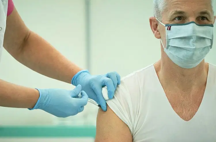 «Не получится ничего хорошего, если вакцинирован один лишь министр»: Пабрикс