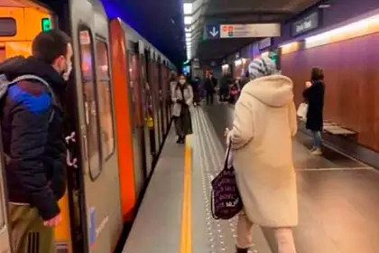 Мужчина напал с ножом на пассажиров в метро Брюсселя