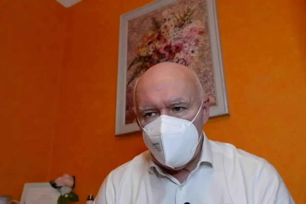 «То, что наша страна не говорит об этом, является преступлением»: Апинис о профилактике Covid-19