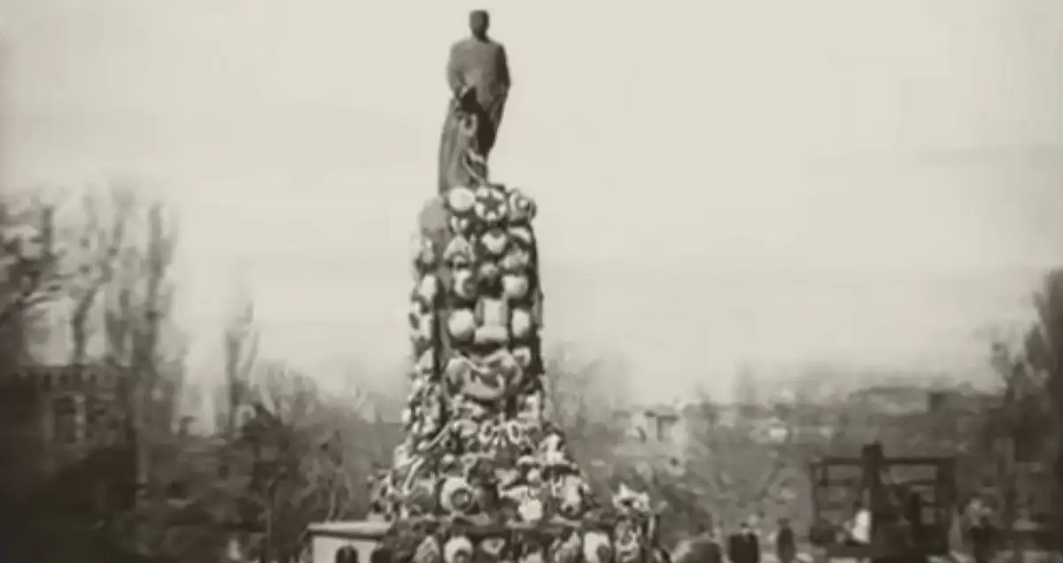 «С деревьев посыпались тела»: как в 1956 году подавили протесты в Тбилиси