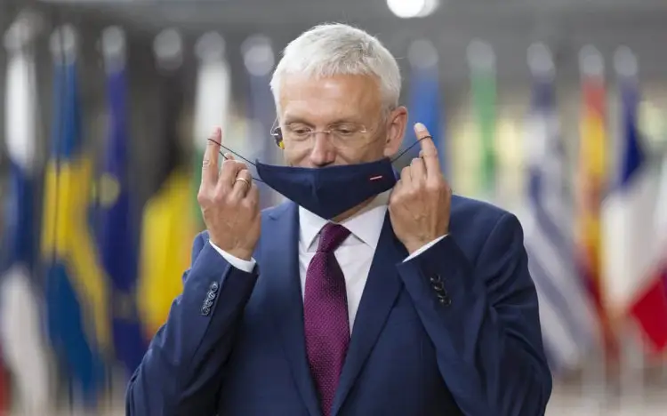 Kariņš: Jāsāk domāt par valsts atbalsta izbeigšanu Covid-19 krīzē skartajiem