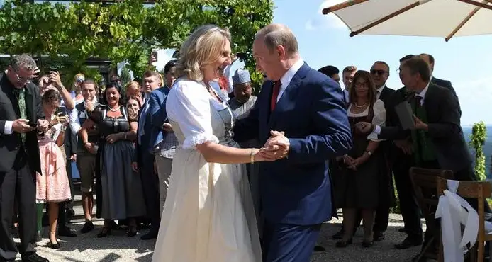 СМИ: кто танцует с Путиным