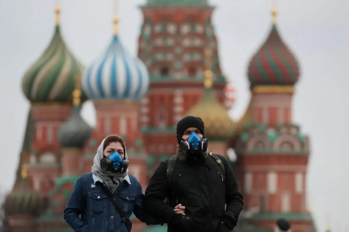 В России пообещали достичь коллективного иммунитета к коронавирусу к концу лета. Возможно ли это?