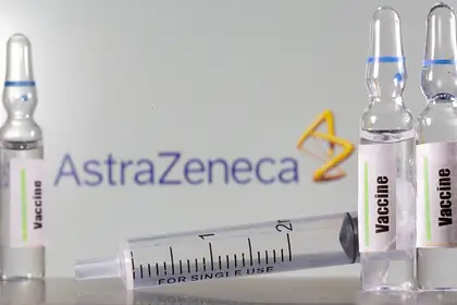 Trombozes risks pēc «AstraZeneca» potes pret Covid-19 novērots sievietēm vecumā no 20 līdz 50 gadiem