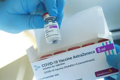 «AstraZeneca»: Palielinātam trombozes riskam vakcinētajiem nav pierādījumu