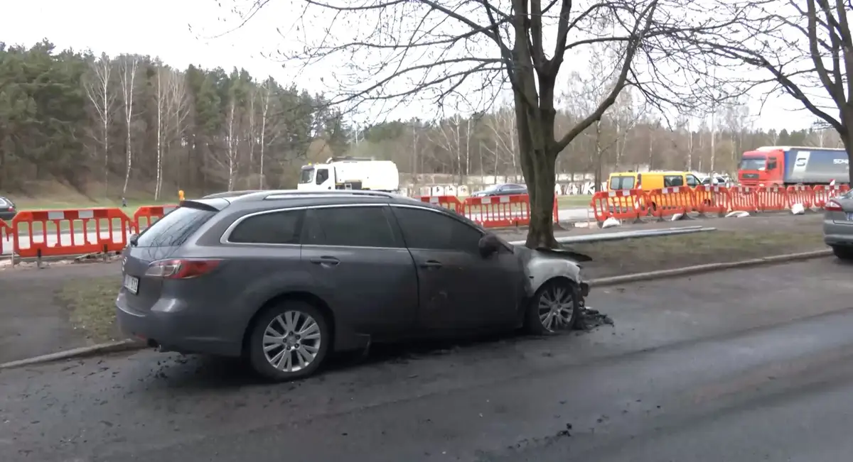Ночью в Иманте сгорели два автомобиля