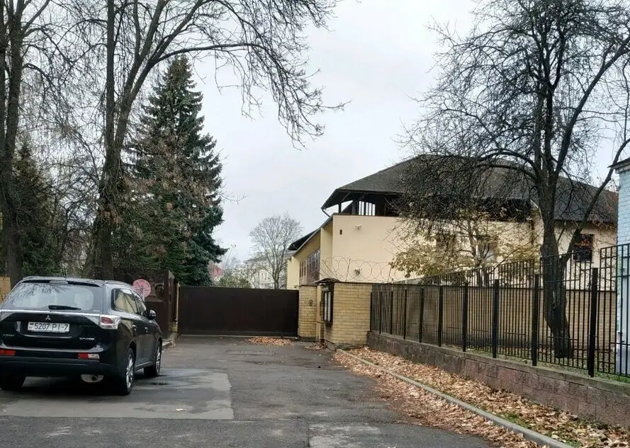 Latvijas vēstniecība Minskā pārtrauc konsulāro funkciju veikšanu